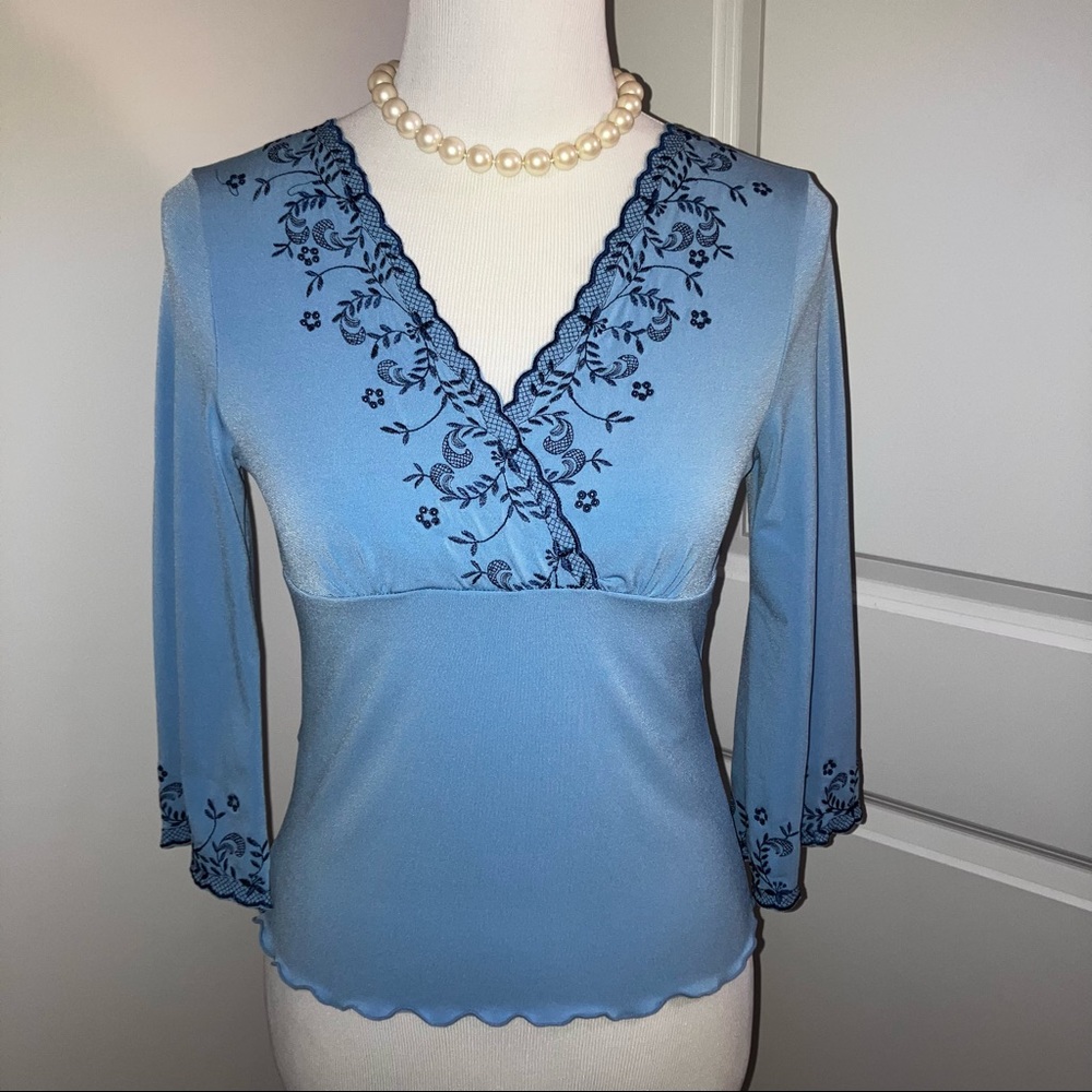 EXPRESS | vintage blue floral design top blouse sweater | size M
